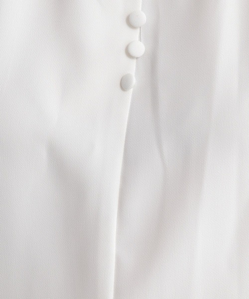 Andemiu(アンデミュウ)の「スタンドラッフルブラウス197857(シャツ/ブラウス・レディース・ネイビー/ホワイト/ライトグリーン/ライトイエロー・FREE)」の6枚目の写真