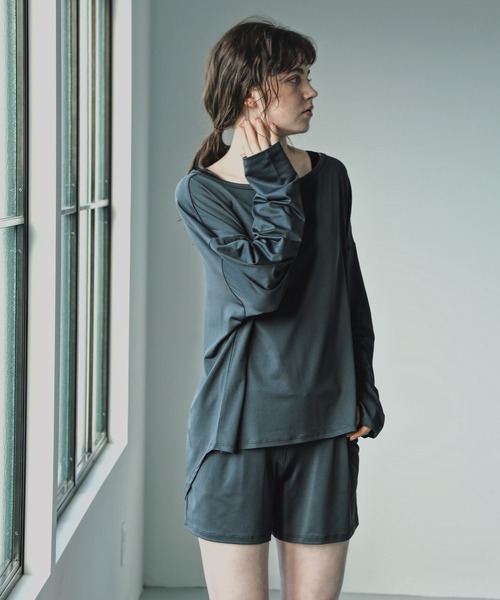 オフショルダー&ショートパンツ 長袖ラッシュガード上下