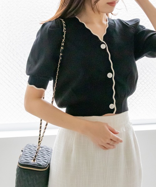 RANDA（ランダ）の「スカラップデザインショートカーデ（カーディガン/ボレロ・レディース・クリーム/ブラック/オレンジ/グリーン・FREE）」の2枚目の写真