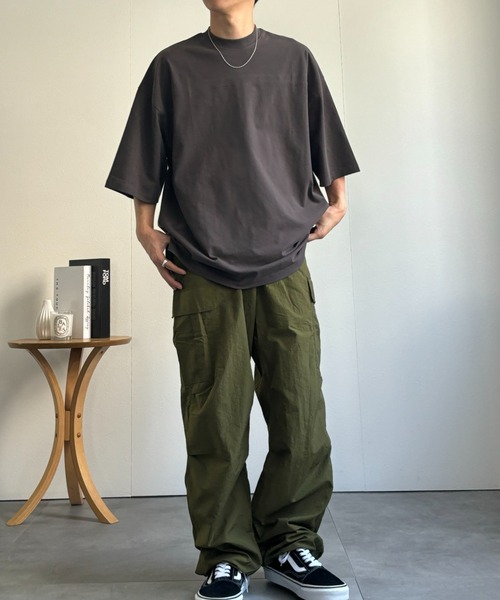 CREARE -LINO-(クレアーレリノ)の「【USAコットン】ヘビーウエイト オーバーサイズ ビック フットボール ルーズ Tシャツ<ユニセックス>(Tシャツ/カットソー・メンズ・アイボリー/ブラック/ホワイト/ネイビー/チャコールグレー/ブラウン/ブラック系その他・L/XL/M)」の19枚目の写真