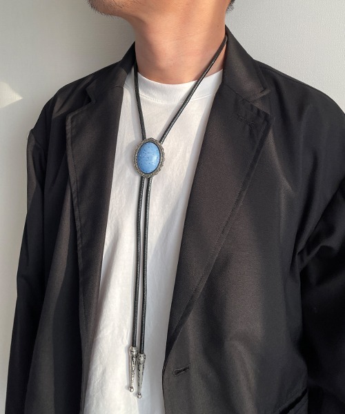 SEN TOKYO(セントーキョー)の「カジュアルシーンに合わせてもおしゃれに演出。メタル×カラーストーン ループタイ(ネックレス・メンズ・グリーン/ホワイト/ブルー系その他/ネイビー/イエロー/オレンジ/ブルー・FREE)」の6枚目の写真
