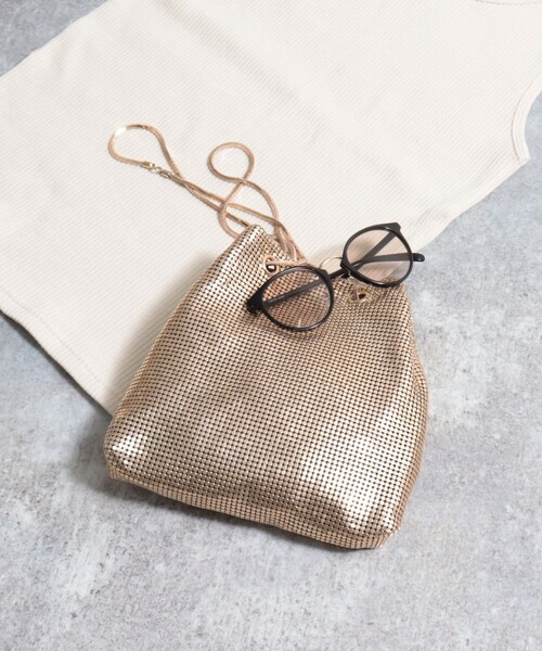 fredy emue（フレディエミュ）の「メタルメッシュ巾着バッグ（ショルダーバッグ・レディース・ゴールド/ブラック・FREE）」の3枚目の写真