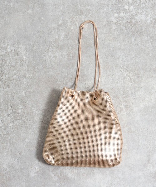 fredy emue（フレディエミュ）の「メタルメッシュ巾着バッグ（ショルダーバッグ・レディース・ゴールド/ブラック・FREE）」の6枚目の写真