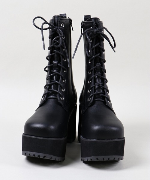 SPINNS(スピンズ)の「フェイクレザーレースアップ厚底シューズ(ブーツ・レディース・ブラック・M/L/LL)」の3枚目の写真