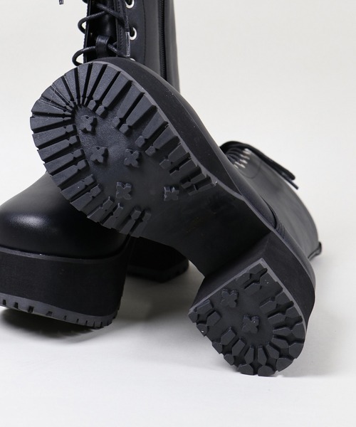 SPINNS(スピンズ)の「フェイクレザーレースアップ厚底シューズ(ブーツ・レディース・ブラック・M/L/LL)」の6枚目の写真