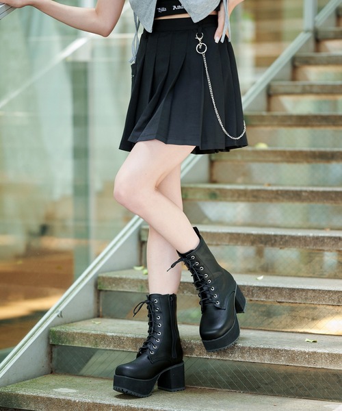 SPINNS(スピンズ)の「フェイクレザーレースアップ厚底シューズ(ブーツ・レディース・ブラック・M/L/LL)」の14枚目の写真