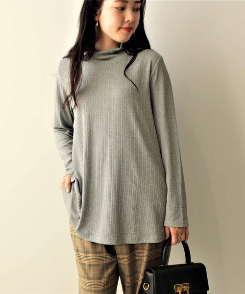 leswel(レスウェル)の「【L~5L 大きいサイズ】ランダムテレコ ボトルネック カットソー(Tシャツ/カットソー・レディース・ブラック/グレー/ブルー・4L/5L/L/3L/LL)」の6枚目の写真