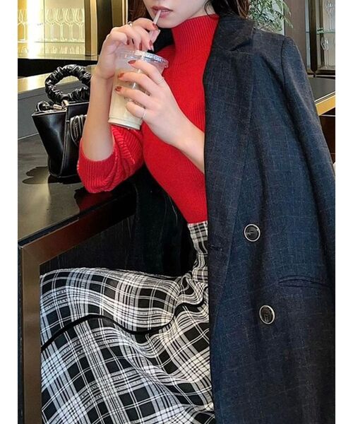 RESEXXY（リゼクシー）の「ハイネックベーシックニットトップス（ニット/セーター・レディース・ブラック/ホワイト/チャコールグレー/その他1/レッド・FREE）」の4枚目の写真