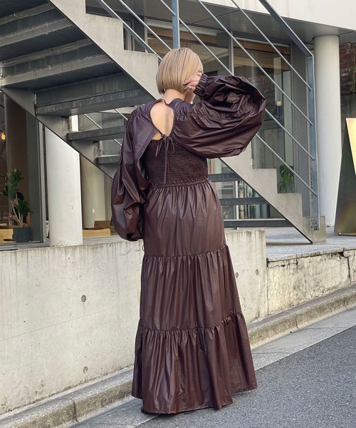 CIAOPANIC（チャオパニック）の「コーティングレザーティアードキャミワンピース（ワンピース・レディース・ブラック/ブラウン・1/0）」の10枚目の写真