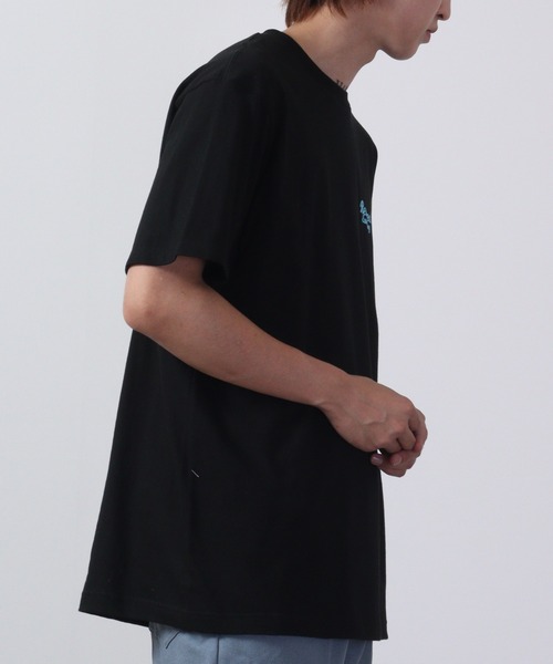 MODISH GAZE（モディシュガゼ）の「MODISH GAZE スモーキングガールRelaxed半袖Tシャツ（Tシャツ/カットソー・メンズ・ホワイト×グレー/ホワイト×ブルー/ブラック×ブルー/ブラック×グレー・XL/L/M）」の5枚目の写真