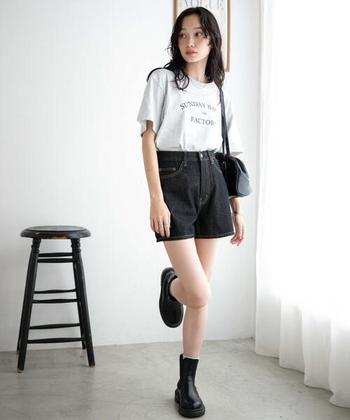 WEGO(ウィゴー)の「WEGO/デニム台形ショートパンツ(デニムパンツ・レディース・ブラック/ダークインディゴブルー/ブラック系その他/コバルトブルー・LARGE/SMALL/X-LARGE/MEDIUM/X-SMALL)」の5枚目の写真