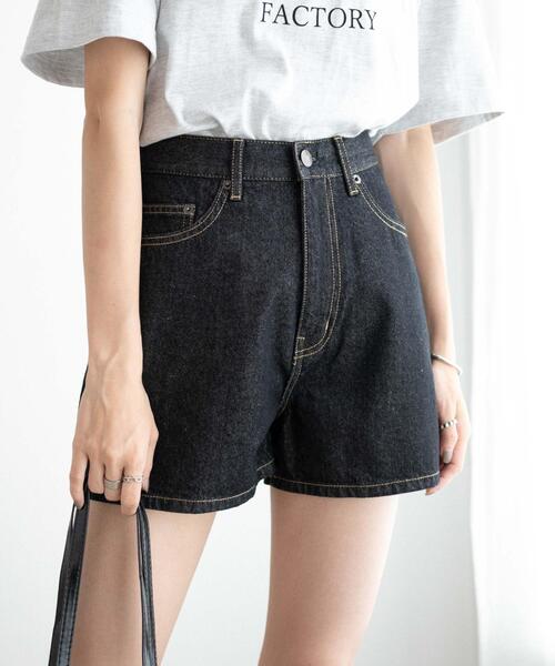 WEGO(ウィゴー)の「WEGO/デニム台形ショートパンツ(デニムパンツ・レディース・ブラック/ダークインディゴブルー/ブラック系その他/コバルトブルー・LARGE/SMALL/X-LARGE/MEDIUM/X-SMALL)」の12枚目の写真