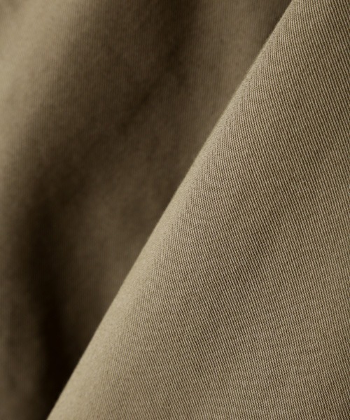 MHL.（エムエイチエル）の「PROOFED COTTON NYLON TWILL（ステンカラーコート・メンズ・ベージュ/ネイビー・MEDIUM/LARGE/SMALL/X-LARGE）」の6枚目の写真