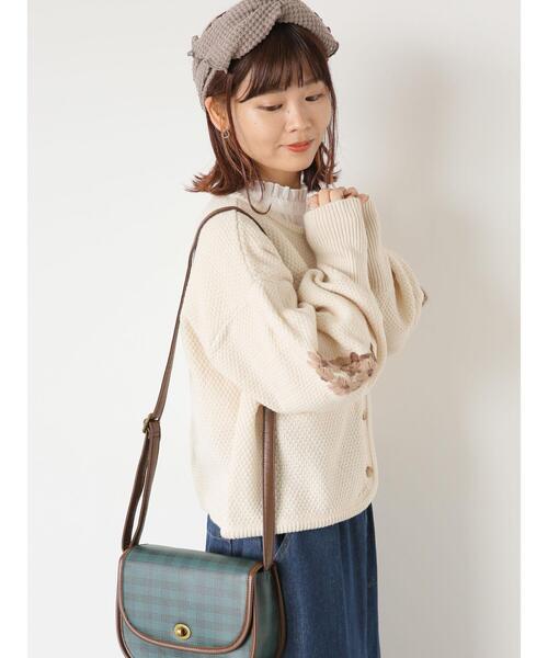 ehka sopo（エヘカソポ）の「袖刺繍カーディガン（カーディガン/ボレロ・レディース・キナリ/マスタード/ブラウン・F）」の6枚目の写真