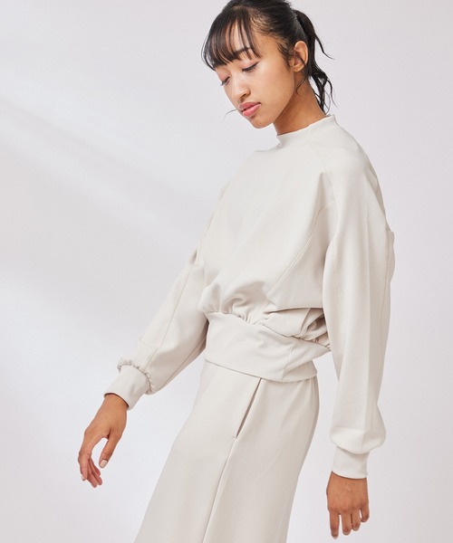 NERGY(ナージー)の「バックジッププルオーバー(その他トップス・レディース・ライトグレー/ブラック/キナリ・FREE)」の2枚目の写真