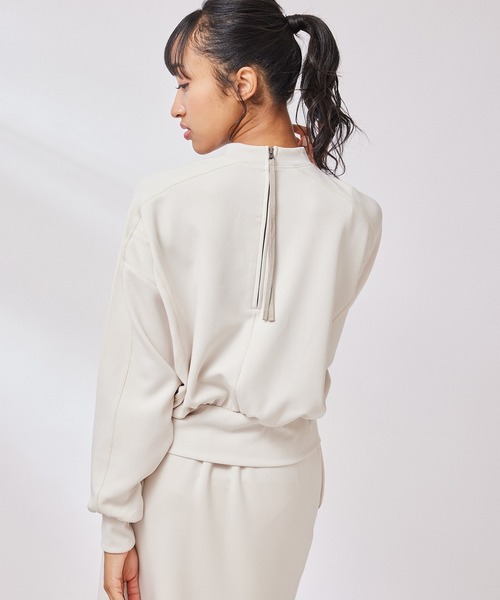 NERGY(ナージー)の「バックジッププルオーバー(その他トップス・レディース・ライトグレー/ブラック/キナリ・FREE)」の16枚目の写真