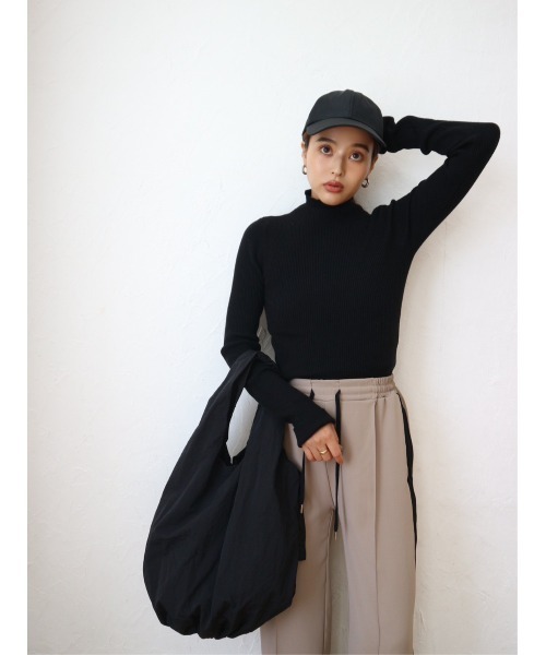 TRUNC（トランクエイティーエイト）の「Circle Nylon Big Bag（トートバッグ・レディース・ブラック/アイボリー/カーキ・FREE）」の4枚目の写真