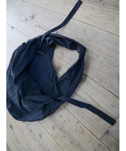 TRUNC（トランクエイティーエイト）の「Circle Nylon Big Bag（トートバッグ・レディース・ブラック/アイボリー/カーキ・FREE）」の7枚目の写真