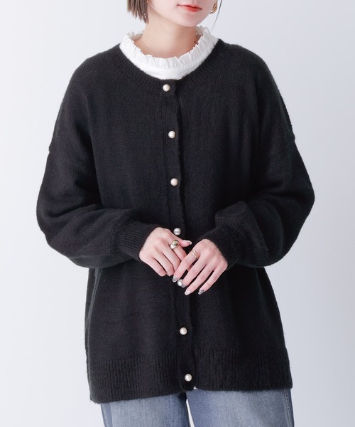 osharewalker(オシャレウォーカー)の「【廃盤】『フェイクパールボタンモヘヤタッチカーディガン』(カーディガン/ボレロ・レディース・ライトベージュ/ブラック・FREE)」の1枚目の写真
