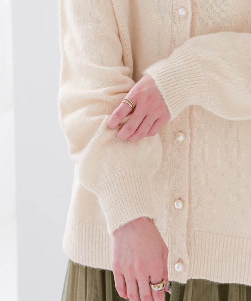 osharewalker(オシャレウォーカー)の「【廃盤】『フェイクパールボタンモヘヤタッチカーディガン』(カーディガン/ボレロ・レディース・ライトベージュ/ブラック・FREE)」の17枚目の写真