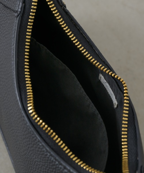 NEUNA(ヌナ)の「【普段使いにもオケージョンにも◎】2WAYチェーンレザーショルダーバッグ/ハンドバッグ(ショルダーバッグ・レディース・ブラック/シルバー・FREE)」の16枚目の写真