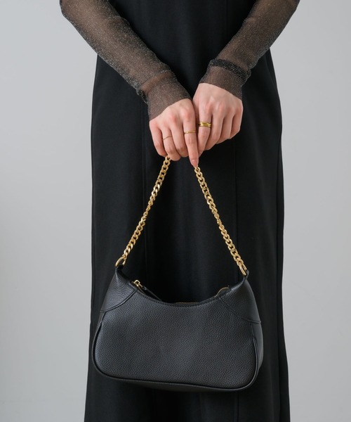 NEUNA(ヌナ)の「【普段使いにもオケージョンにも◎】2WAYチェーンレザーショルダーバッグ/ハンドバッグ(ショルダーバッグ・レディース・ブラック/シルバー・FREE)」の4枚目の写真