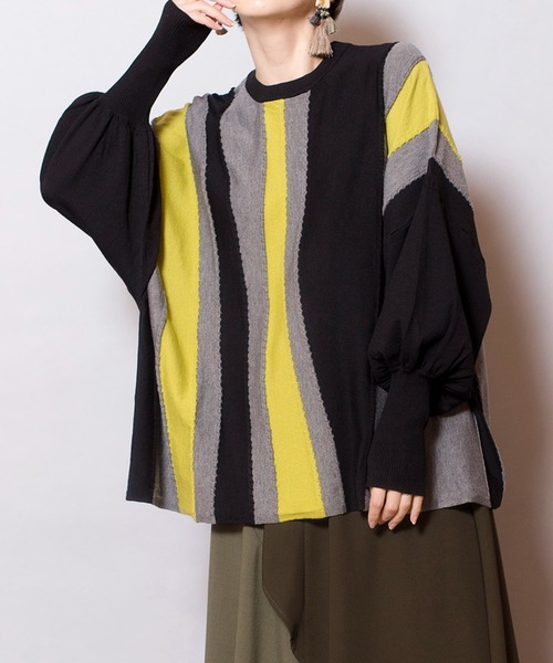 OSMOSIS(オズモーシス)の「ウェーブストライプニットプルオーバー(ニット/セーター・レディース・ベージュ/オリーブ/ブラック・ONE SIZE)」の2枚目の写真