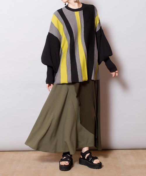 OSMOSIS(オズモーシス)の「ウェーブストライプニットプルオーバー(ニット/セーター・レディース・ベージュ/オリーブ/ブラック・ONE SIZE)」の9枚目の写真