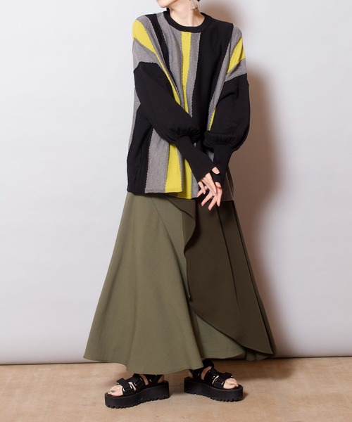 OSMOSIS(オズモーシス)の「ウェーブストライプニットプルオーバー(ニット/セーター・レディース・ベージュ/オリーブ/ブラック・ONE SIZE)」の11枚目の写真