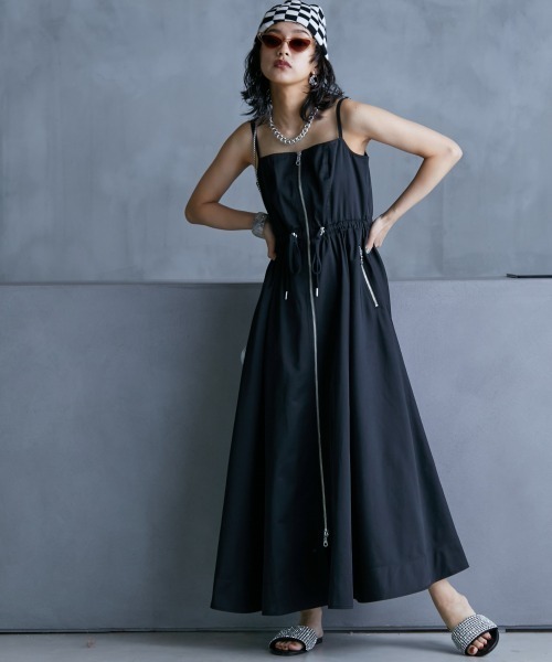 GEVS.（ジェイヴィス）の「＜大きいサイズ＞ フロントジップキャミソールロングワンピース GEVS.（ワンピース・レディース・ブラック/グレー・L/LL/3L/4L/5L）」の4枚目の写真