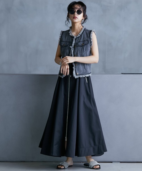 GEVS.（ジェイヴィス）の「＜大きいサイズ＞ フロントジップキャミソールロングワンピース GEVS.（ワンピース・レディース・ブラック/グレー・L/LL/3L/4L/5L）」の11枚目の写真