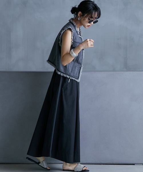 GEVS.（ジェイヴィス）の「＜大きいサイズ＞ フロントジップキャミソールロングワンピース GEVS.（ワンピース・レディース・ブラック/グレー・L/LL/3L/4L/5L）」の13枚目の写真