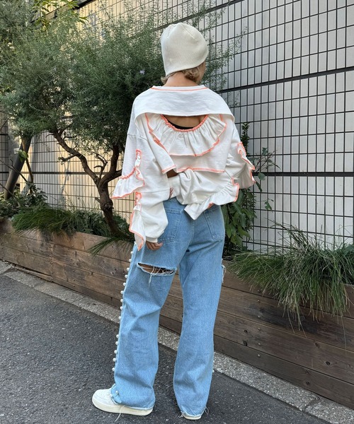 HELLO.SANFRANCISCO（ハローサンフランシスコ）の「【HELLO.SANFRANCISCO/ハローサンフランシスコ】カットアウトフリルスウェット（スウェット・レディース・ライトグレー/アイボリー・FREE）」の11枚目の写真