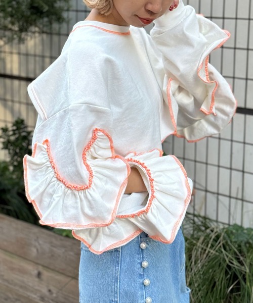 HELLO.SANFRANCISCO（ハローサンフランシスコ）の「【HELLO.SANFRANCISCO/ハローサンフランシスコ】カットアウトフリルスウェット（スウェット・レディース・ライトグレー/アイボリー・FREE）」の8枚目の写真