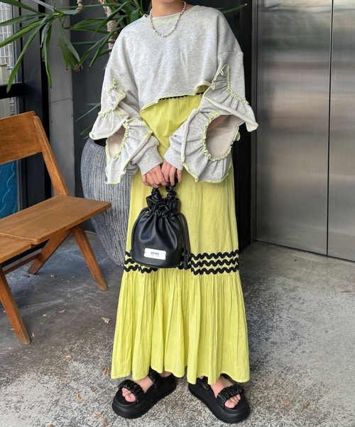 HELLO.SANFRANCISCO（ハローサンフランシスコ）の「【HELLO.SANFRANCISCO/ハローサンフランシスコ】カットアウトフリルスウェット（スウェット・レディース・ライトグレー/アイボリー・FREE）」の16枚目の写真