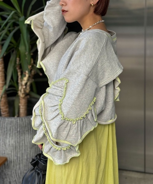 HELLO.SANFRANCISCO（ハローサンフランシスコ）の「【HELLO.SANFRANCISCO/ハローサンフランシスコ】カットアウトフリルスウェット（スウェット・レディース・ライトグレー/アイボリー・FREE）」の13枚目の写真