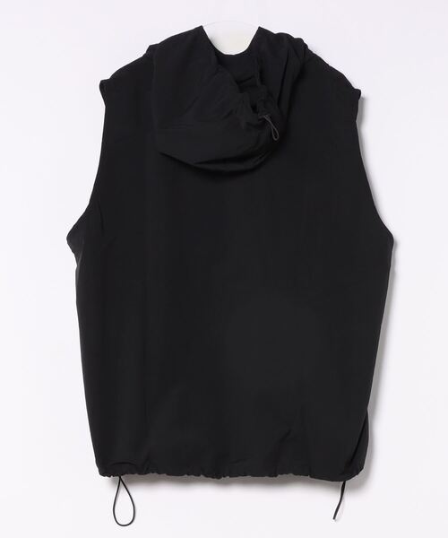 SPINNS（スピンズ）の「【フード付き！雨が降っても大丈夫◎】ERROR刺繍ロゴ フード付ナイロンベスト プルオーバー（ベスト・メンズ・ブラック/グレー・ONESIZE）」の3枚目の写真