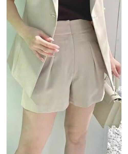 MERCURYDUO（マーキュリーデュオ）の「【セットアップ着用可】ツイルタックショートパンツ（その他パンツ・レディース・ベージュ/アイボリー/ブラック・SMALL/MEDIUM）」の3枚目の写真