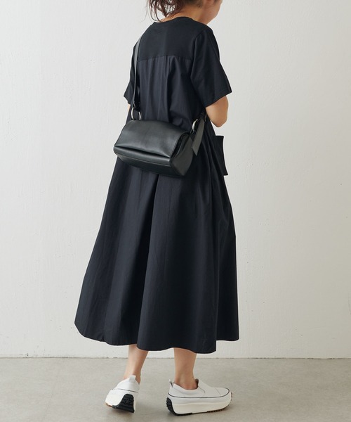 BEARDSLEY 2way レザーボディバッグ ブラック BEARDSLEY（ビアズリー）の「レザーボディバッグ（ショルダー