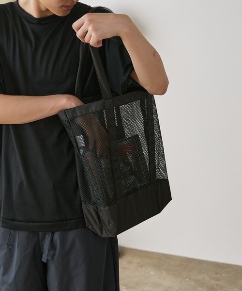 United Athle(ユナイテッドアスレ)の「ライトナイロン リップストップ フロントポケット メッシュ トートバッグ 13L 大容量 秋 秋服 2026年秋冬(トートバッグ・メンズ・ブラック/サンドベージュ/オリーブ・FREE)」の13枚目の写真
