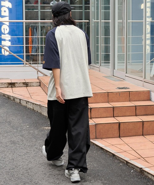 MONO-MART(モノマート)の「オーバーサイズグラフィックラグラン半袖Tシャツ/STAR&HEART(Tシャツ/カットソー・レディース・チャコール/ブラック/ブラック系/ネイビー・M/L)」の12枚目の写真