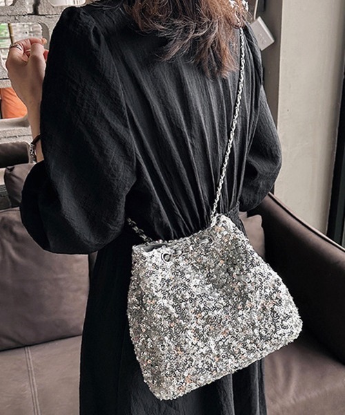 Futier land（フューティアランド）の「スパンコールチェーンバッグ（ショルダーバッグ・レディース・ブラック/シルバー・FREE）」の3枚目の写真