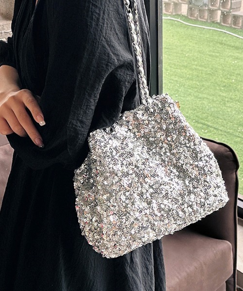 Futier land（フューティアランド）の「スパンコールチェーンバッグ（ショルダーバッグ・レディース・ブラック/シルバー・FREE）」の4枚目の写真