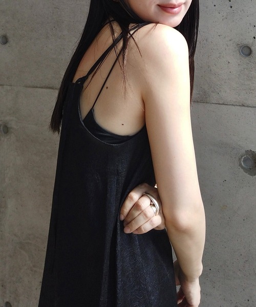 y/m by RIKA（イムバイリカ）の「サテンキャミワンピース（ワンピース・レディース・アイボリー/ブラック・FREE）」の10枚目の写真