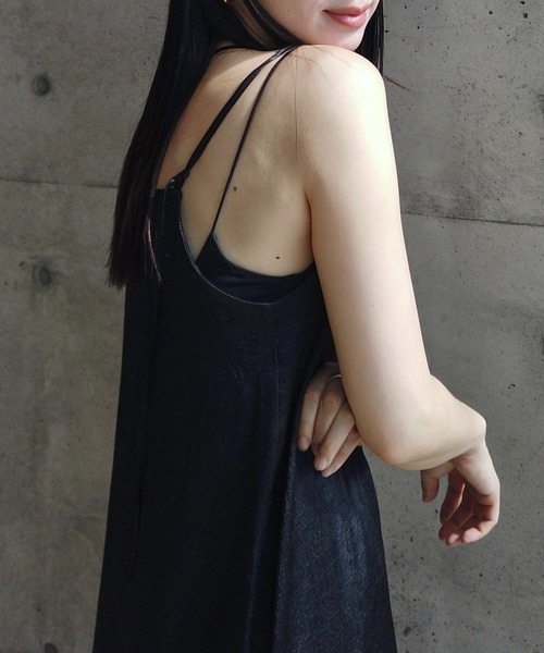 y/m by RIKA（イムバイリカ）の「サテンキャミワンピース（ワンピース・レディース・アイボリー/ブラック・FREE）」の11枚目の写真