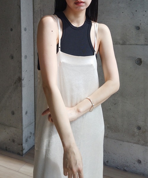 y/m by RIKA（イムバイリカ）の「サテンキャミワンピース（ワンピース・レディース・アイボリー/ブラック・FREE）」の14枚目の写真