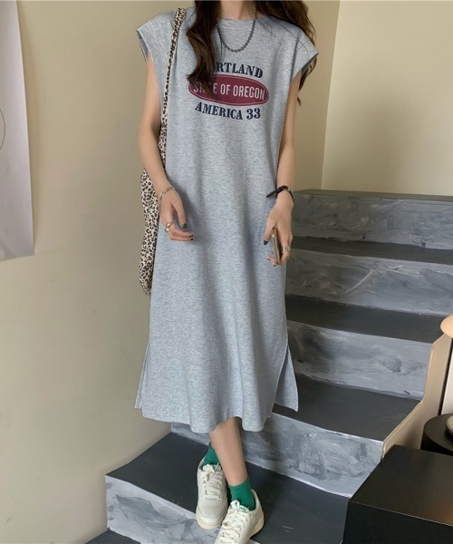PRIVATE BEACH(プライベートビーチ)の「ロゴプリントフレンチスリーブTシャツワンピース(ワンピース・レディース・ホワイト/ライトグレー・LL/M/L)」の3枚目の写真