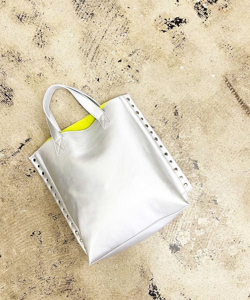 Magine(マージン)の「cheek チーク:rivet 2way tote/リベット2way トートバッグ(トートバッグ・レディース・パープル/シルバー/イエロー/ブラック・FREE)」の15枚目の写真