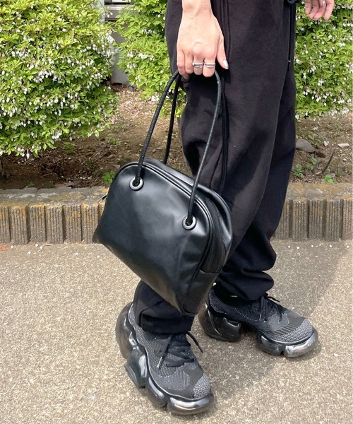 HIKA（ヒカ）の「【HIKA】フェイクレザーダブルハンドルスクエアBAG（ボストンバッグ・レディース・ブラウン/ブラック・FREE）」の6枚目の写真