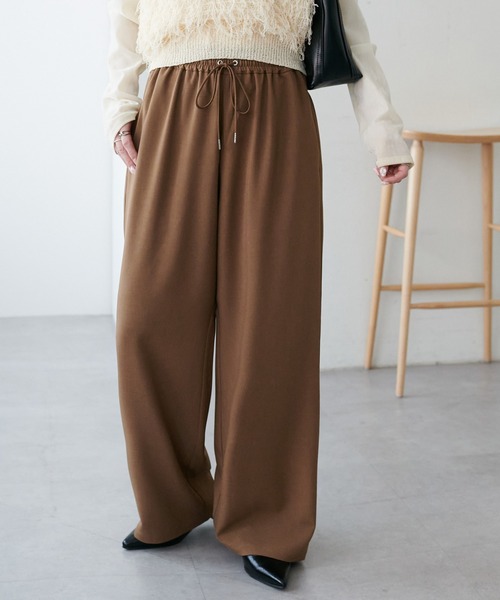 DISCOAT（ディスコート）の「《新色追加/7サイズ展開》とろみイージーパンツ【ユニセックス】（その他パンツ・レディース・グレー/アイボリー/ブラック/ブラウン/ライトベージュ/ベージュ/ライム/ベージュ系その他/ダークグレー/ダークブラウン/ブラック系その他/ブラウン系その他/ネイビー/ライトグレー/キャメル/ベージュ系その他2/インディゴブルー/モカ/グレイッシュベージュ/グレー系その他/レモンイエロー/チャコールグレー/ピンク・SMALL/MEDIUM/LARGE/X-LARGE/SP/MT/PM/SHORT/M）」の21枚目の写真